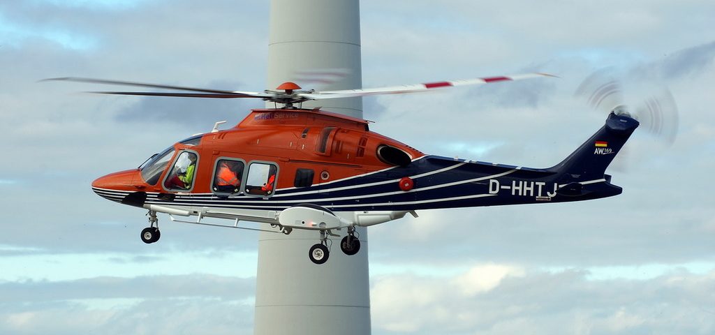 De meetgegevens van het geluid bleven ver onder de toegestane normering tijdens de succesvolle testvlucht die een helikopter onlangs in de Eemshaven maakte (Foto Hendrik Cazemier)