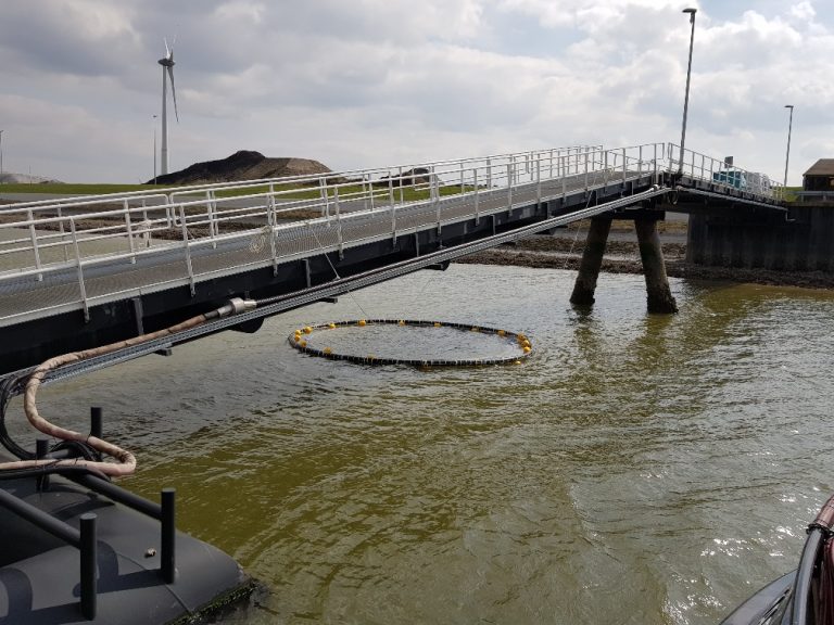 North Seaweed en CIV Offshore & Shipping testen zeewierkweek in de Eemshaven
