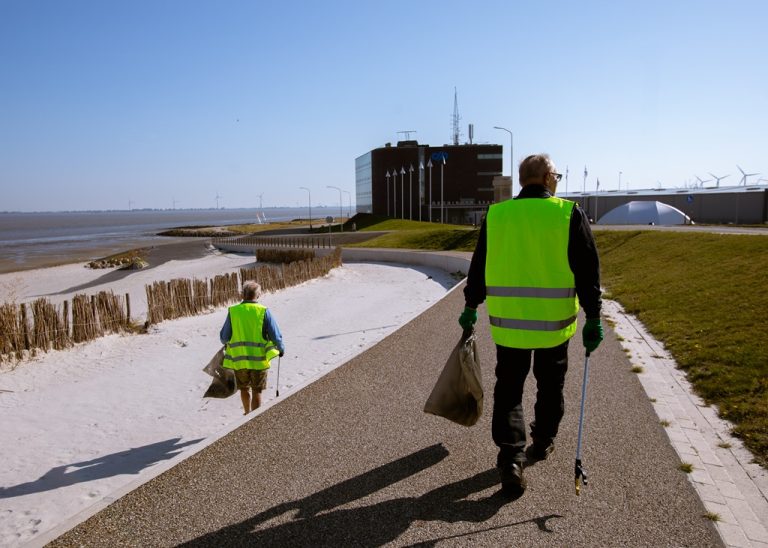 Groningen Seaports steekt handen uit de mouwen op World Cleanup Day