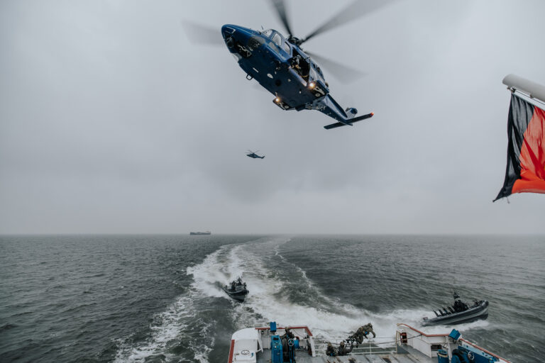 Eemshaven decor van oefening Port Defender