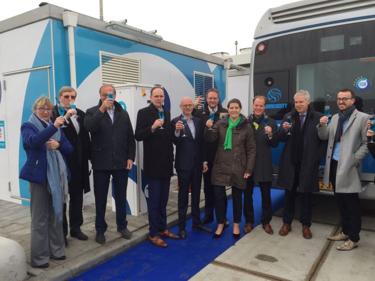 Hydrogen filling station opens in Delfzijl