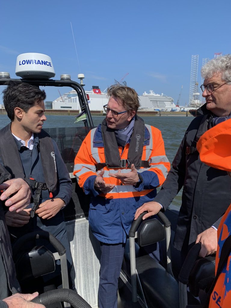 Minister Jetten bezoekt Eemshaven in kader van wind op zee en waterstof