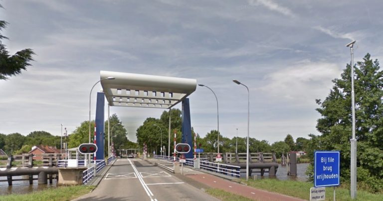 Borgbrug ernstig beschadigd na aanvaring