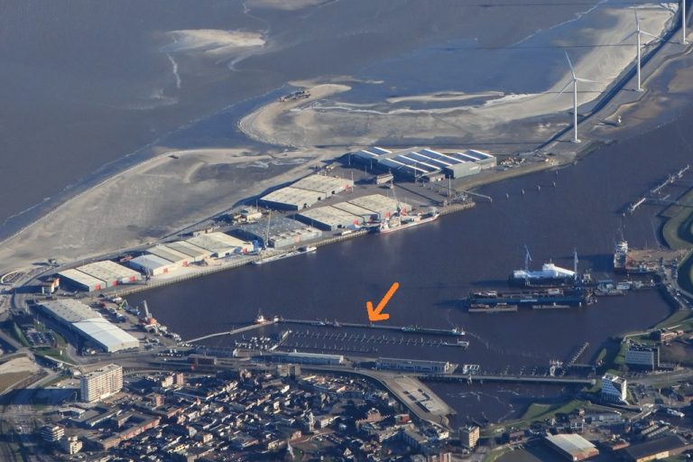 Drijvende steiger in haven Delfzijl volledig gerenoveerd
