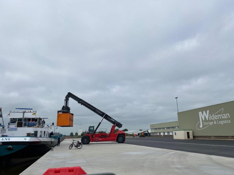 First ship at new quay of J. Wildeman Storage & Logistics