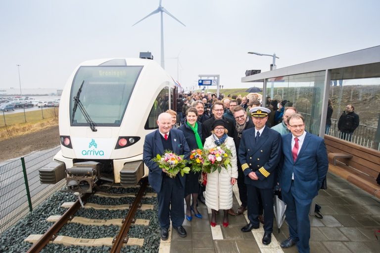Eerste trein naar de Eemshaven