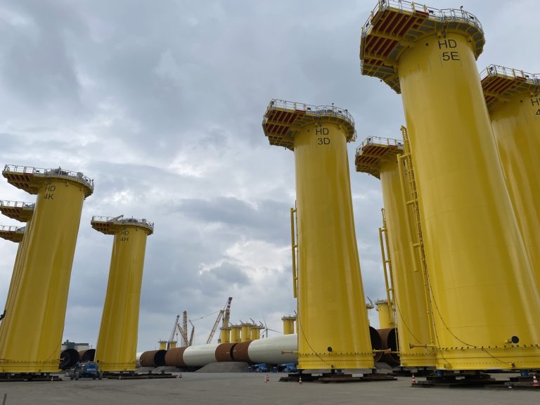 Installatie windpark He Dreiht in volle gang