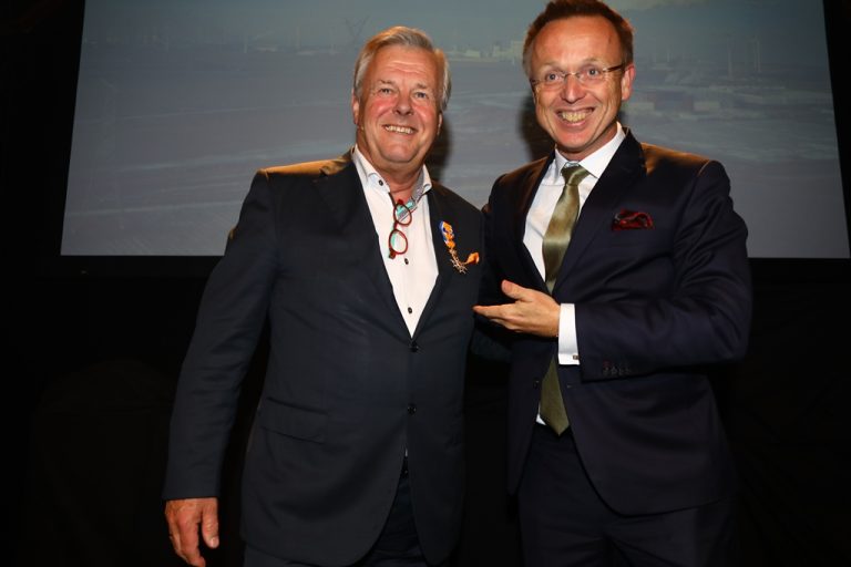 Koninklijke Onderscheiding voor havendirecteur Harm Post