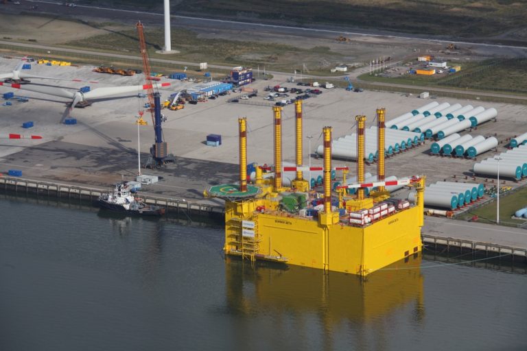 ‘Stopcontact’ Borwin Beta opnieuw naar Eemshaven