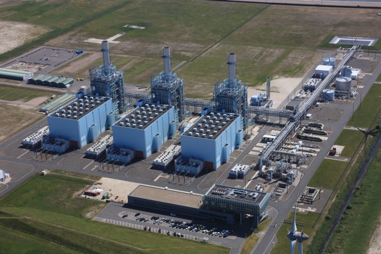Eerste battolyser voor elektriciteitsopslag en waterstofproductie in Eemshaven
