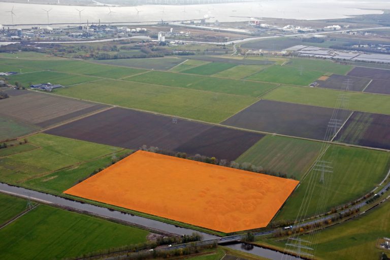 Nieuw zonnepanelenpark nabij Delfzijls havengebied