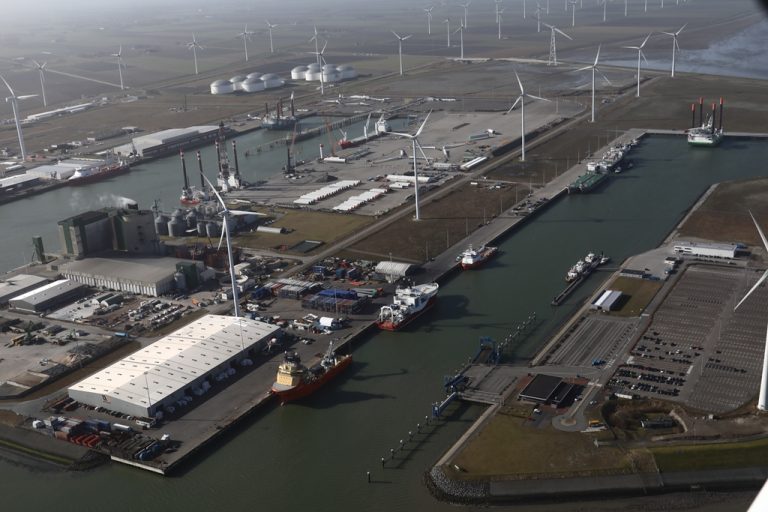 Meer windparken boven de Wadden ook impuls voor de Eemshaven