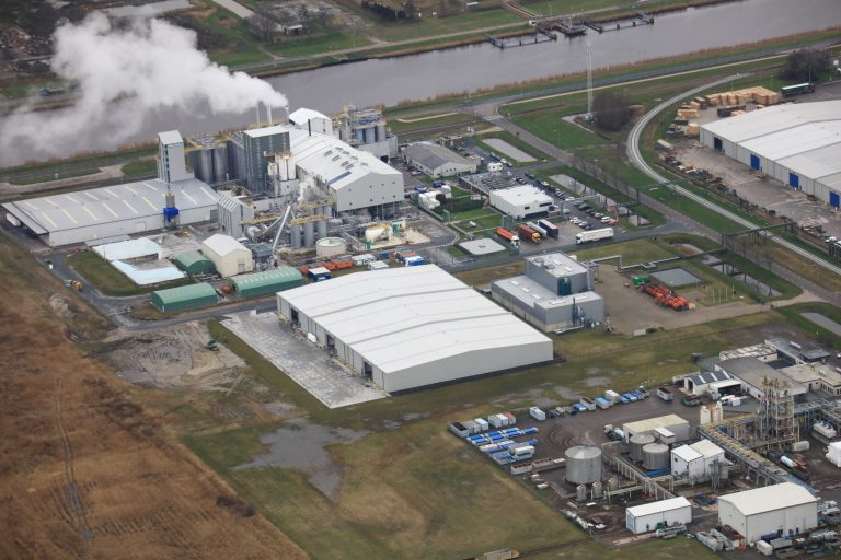Terugwinnen hoogwaardige grondstoffen uit chemische afvalstromen start in Delfzijl