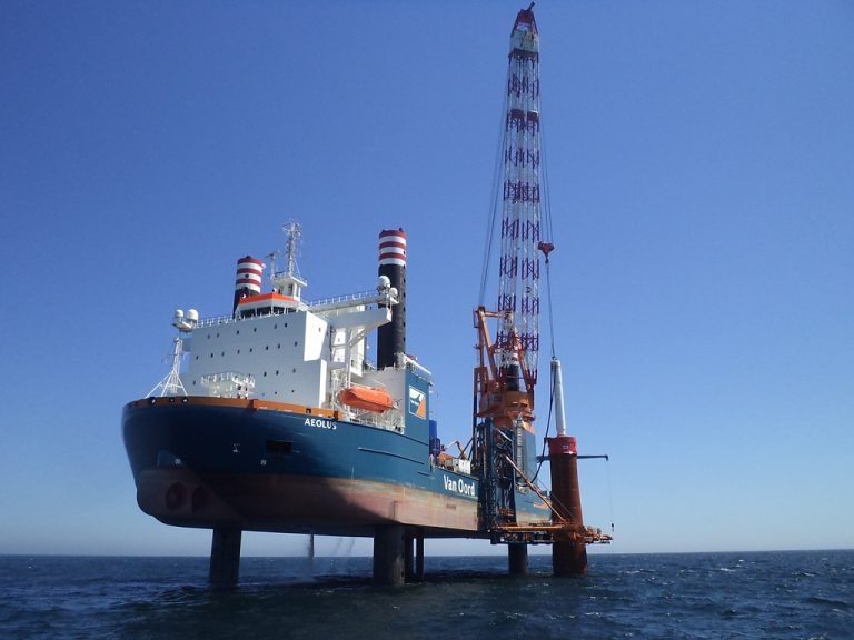 Eerste funderingspaal voor het Gemini Windpark succesvol geplaatst
