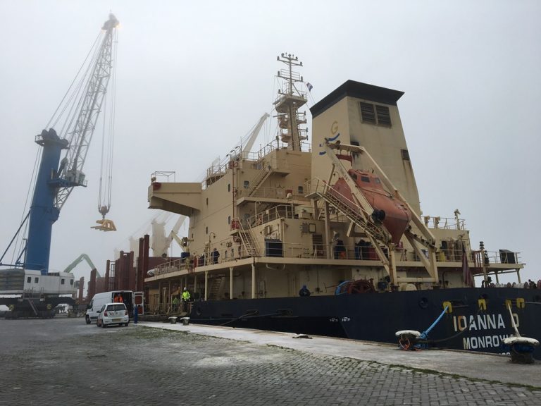 Wijnne Barends Logistics receives large breakbulk vessel