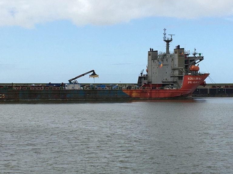 Demobilisation project at Beatrixhaven heavy load quay