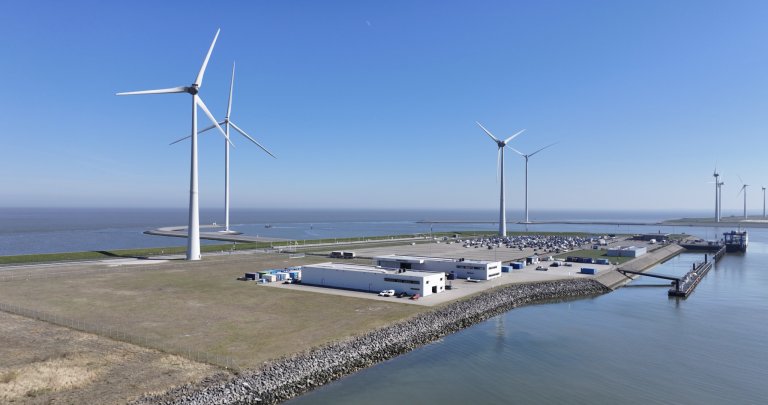 Vattenfall kiest Eemshaven als uitvalsbasis voor bouw en onderhoud Duitslands grootste windpark