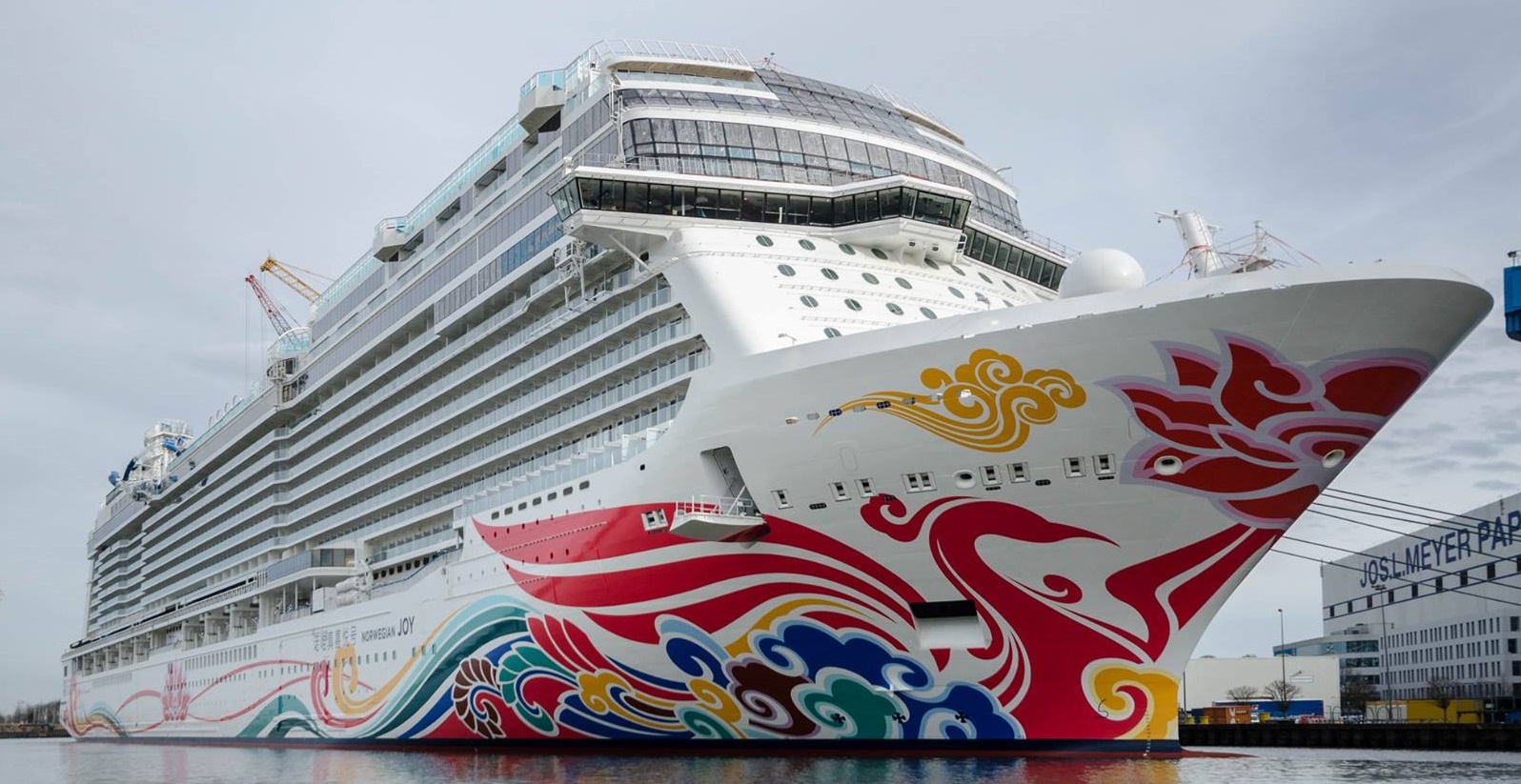 De Norwegian Joy bij de Meyer Werft in Papenburg (foto Jeroen Houtman)