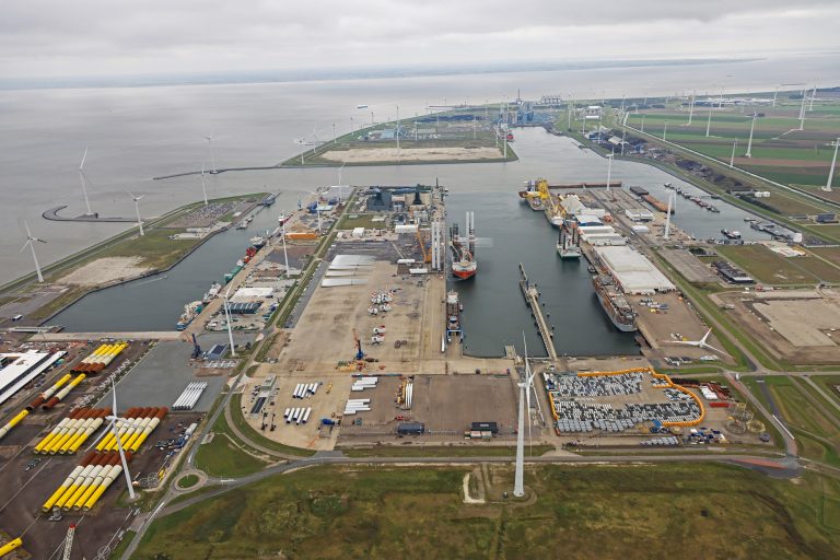 Bedrijven lanceren stichting ‘Werken in de Eemshaven’