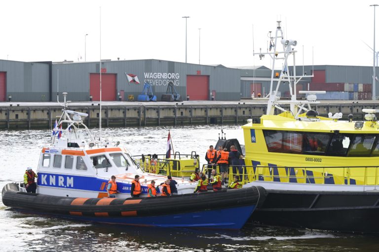 Geslaagde multidisciplinaire oefening in haven Delfzijl; instanties klaar voor DelfSail 2024