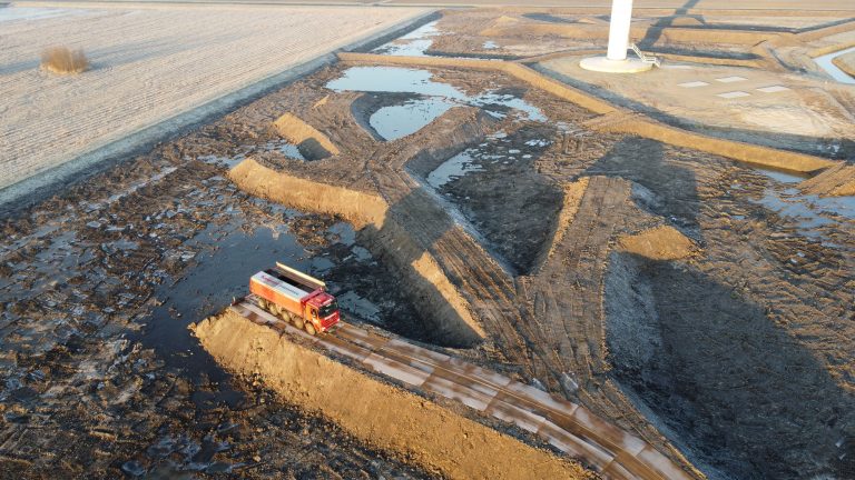 Circulaire inzet bagger als grondstof voor bedrijventerrein Groningen Seaports