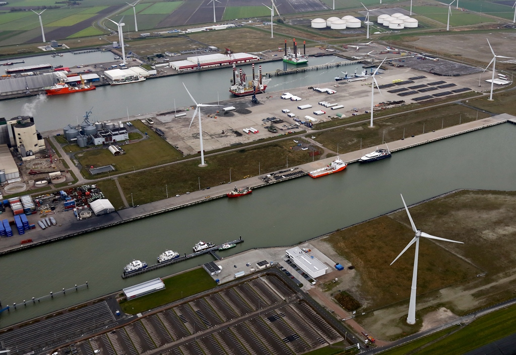 The EMO location with jetty in Eemshaven