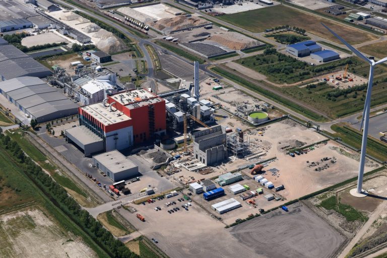 Bouw installatie EEW Delfzijl in volle gang