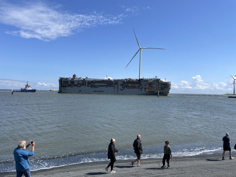 Fremantle Highway veilig aangekomen in Eemshaven
