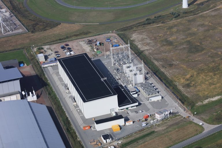 COBRA-kabel komt in Eemshaven aan land