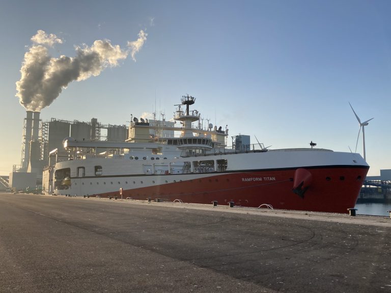 Breedste schip ter wereld in Eemshaven