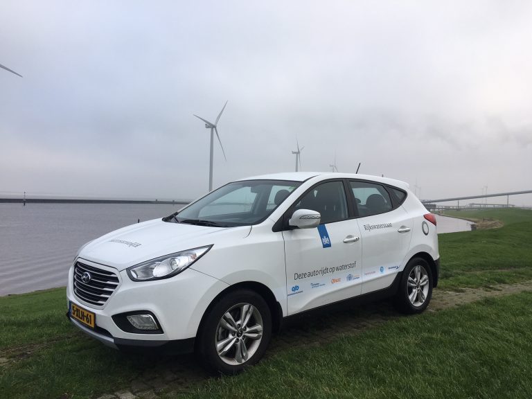 De eerste haven die op water rijdt